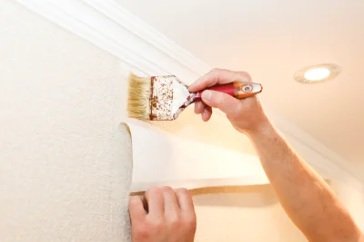 Pose de papier peint à Tonquédec — revêtements muraux et toiles de verre